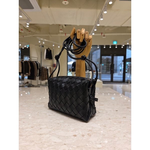 [부산점] 여성 인트레치아토 미니 루프 카메라백 723547-V1G11-8425