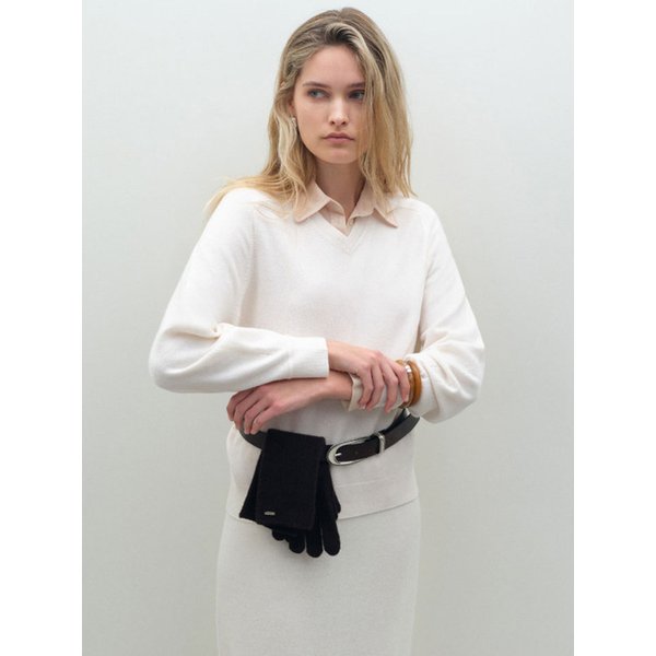 캐시 V넥 볼륨소매 풀오버_아이보리