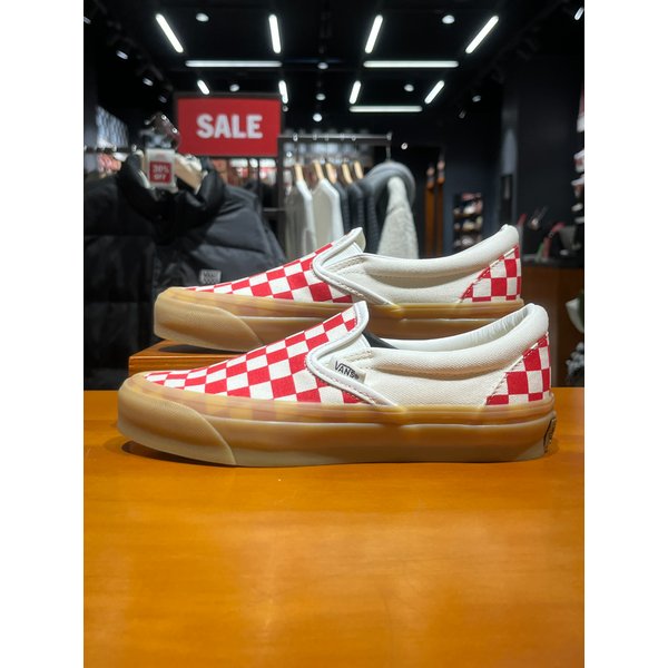 [시흥점] 남녀공용 스니커즈 클래식 슬립온 98 체커보드 (레드)(VN000E96BOP)