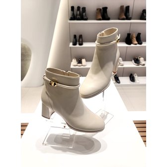 소다 [부산점] 여성 심플 앵글부츠(FRB502KS31)