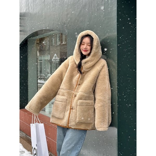 Shearing reversible mustang (caramel)