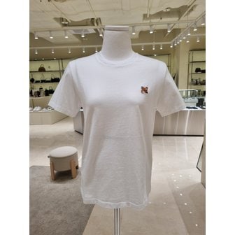메종키츠네 [부산점] 여성 폭스 헤드 패치 레귤러핏 반팔 티셔츠 LW00105KJ0008-P100