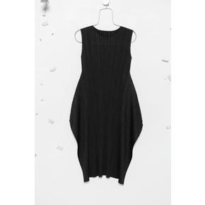 26FW 플리츠플리즈 롱 원피스 PP68JH136 15 BLACK
