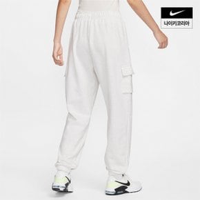 우먼스 나이키 스포츠웨어 클럽 플리스 미드라이즈 오버사이즈 카고 스웻팬츠 NIKE DQ5197-051