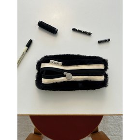 round pencilcase _ Fur Black stripe