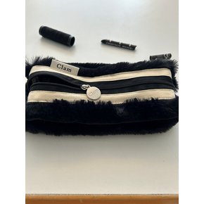 round pencilcase _ Fur Black stripe