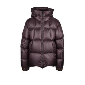 25FW 골드윈 자켓 푹신한 누빔 디자인과 하이넥 칼라가 특징인 다운 재킷