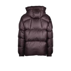 25FW 골드윈 자켓 푹신한 누빔 디자인과 하이넥 칼라가 특징인 다운 재킷