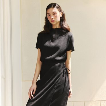 잇미샤 [25 S/S] 잇미샤 플리츠 모크넥 블라우스 ITP5ZBL60A
