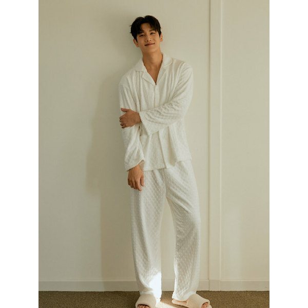 남성 에밀리 엠보극세사 상하 잠옷(긴소매카라넥)