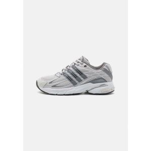 이스퀘어 5111575 adidas ADISTAR CUSHION - Trainers core black/grey one/footwear white