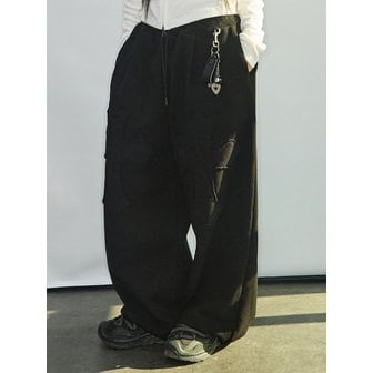 러닝하이(RUNNING HIGH) CROSS APPLIQUE SWEAT PANTS [BLACK]