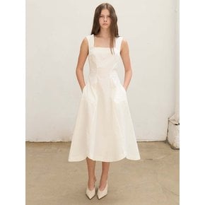 Fiore Sculpted Scallop Mididress (White)