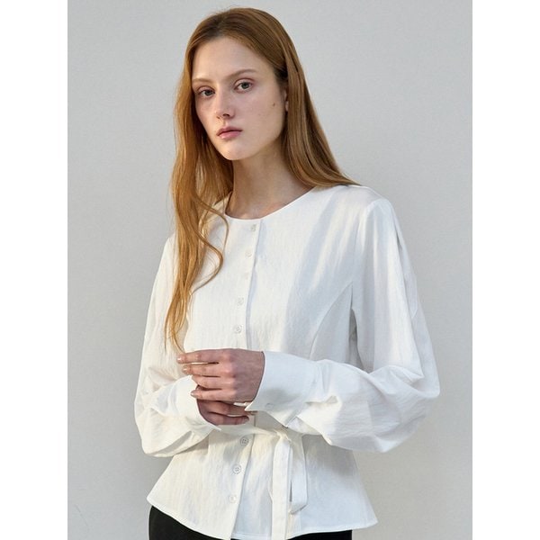 플레어 타이업 블라우스 화이트 OU1864