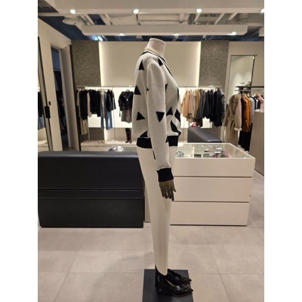 [파주점] 세트 기하학 패턴 니트 + 체인 슬랙스 팬츠 JPBA1PO094,JPAA0SL319