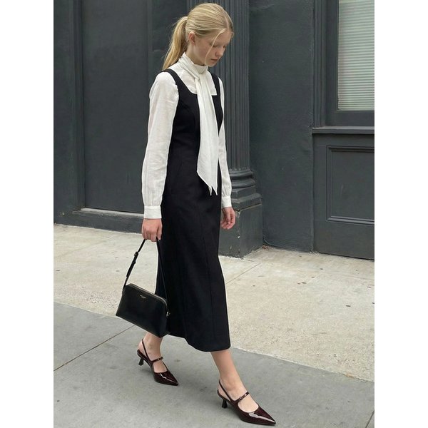 스퀘어넥 슬리브리스 드레스_BLACK