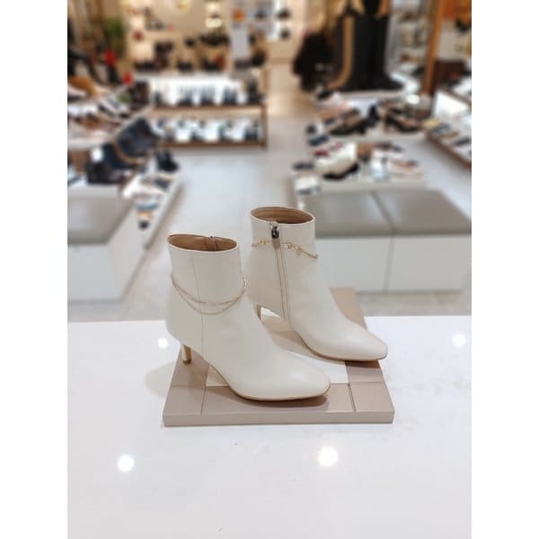 [시흥점] 여성 7센티 발목 금줄장식 포인트 앵클부츠 (712546019)