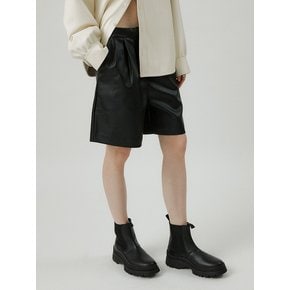 VEGAN LEATHER SHORTS [BLACK]