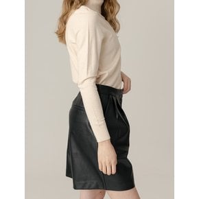 VEGAN LEATHER SHORTS [BLACK]