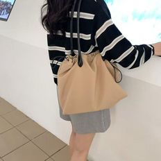 BONNIE J 보니제이 / 대용량 토트백 나일론 기내용 보부상 보스턴백 주름