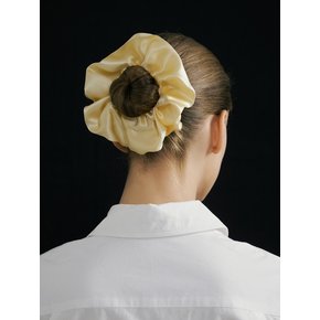 Silk Scrunchie (M) - Butter