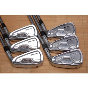 [중고] 디자인튜닝 브리지스톤 TOUR B X-CB FORGED 아이언 5-P IR3043 IA2153032