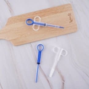 반려동물 알약 공급기 간편한 사용 안전 투여 휴대성