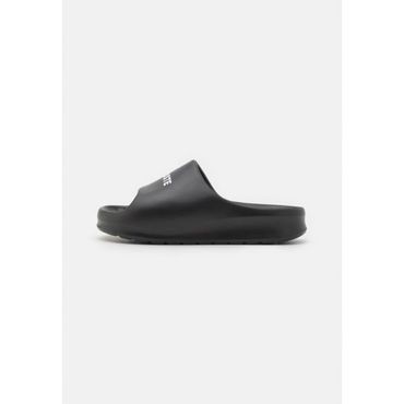 이스퀘어 4411594 Lacoste SERVE SLIDE 2.0 - Mules black