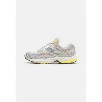 리복 4512732 Reebok PREMIER TRINITY KFS UNI - Trainers light grey/neon yellow/off white