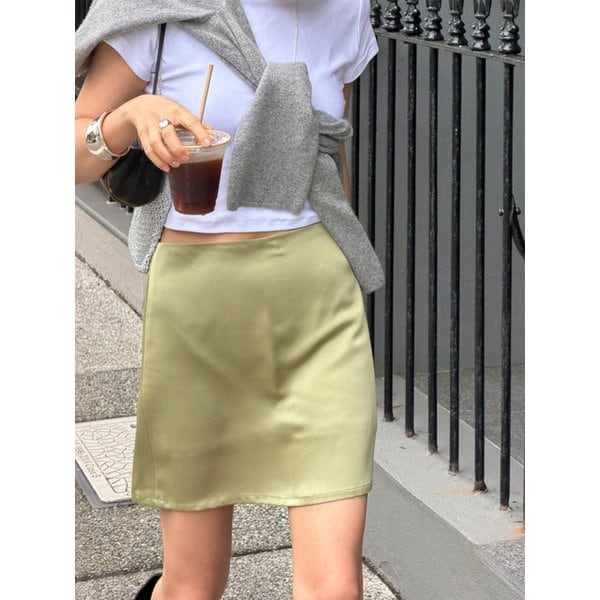 SILKY MINI SKIRT - OLIVE