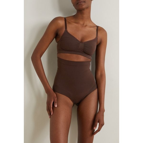 스킴스 심리스 스컬프트 하이 웨이스트 브리프 코코아 브라운 1647597314091747