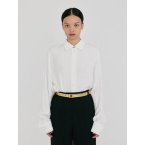 ZIRYNA Classic Shirt with Brooch - White