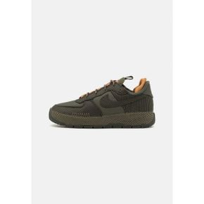 5106372 Nike AIR FORCE 1 WILD - Trainers cargo khaki/sequoia/flax/light wild mango/olive a