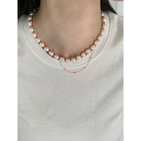 orange dot chain necklace