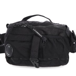 [부산점] 렌즈 와펜 20CMAC043A 999 CP컴퍼니 나일론 B 범백 힙색 벨트백 슬링백