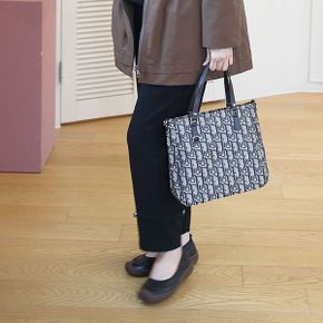 A42379 투톤라인 가벼운 체크 도트백 50대 엄마옷_P405957915