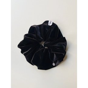 Vintage drop Velvet Cameo Wide Scrunchie [Black]