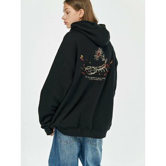 꼼파뇨 (CPGN) Scorpionida 자수 후드티 블랙