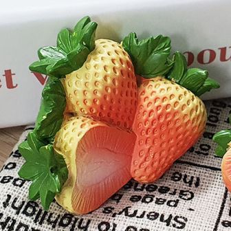  귀여운 인테리어 소품용자석 딸기 기념품 여행자석