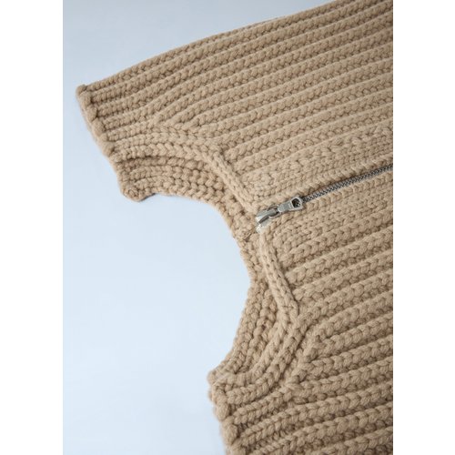 Zip-Up Scarf