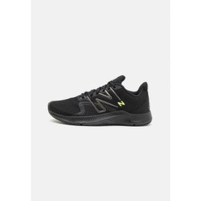 4262190 New Balance DYNASOFT TRNR V2 - Training shoe black