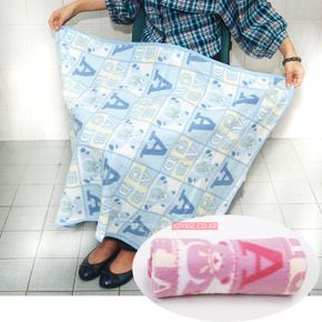 포근 무릎담요 알파벳곰돌이  100x80cm 블랭킷 캠핑 등산 여행_P329636012
