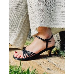 Tie sandal heel