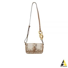 CHAIN BAGUETTE ANCHOR BAG (HB0431-FA0136 104) (체인 바케트 앵커 백)