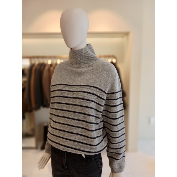 [여주점] 씨씨콜렉트 스트라이프패턴하이넥니트 E254ksk133