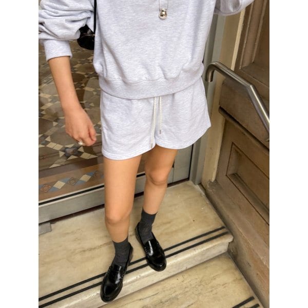MUTE SWEAT SHORTS - LIGHT GRAY