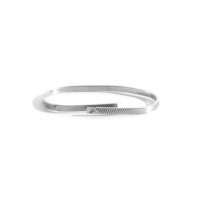 SEWN SWEN SILVER SCRATCH LINE JAZZ BRACELET