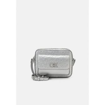 Calvin Klein 캘빈 클라인 락 카메라 백 가방 플랩 - 크로스백 숄더백 - silver-coloured 7639679