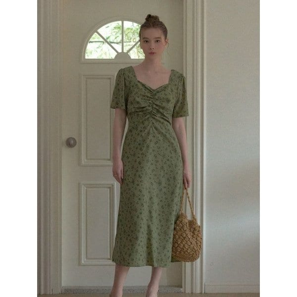 하일리 셔링 플로럴 원피스