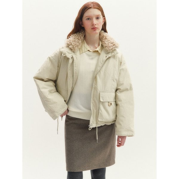 하이넥 퍼 배색 다운 패딩(MAFDDW08MIV)